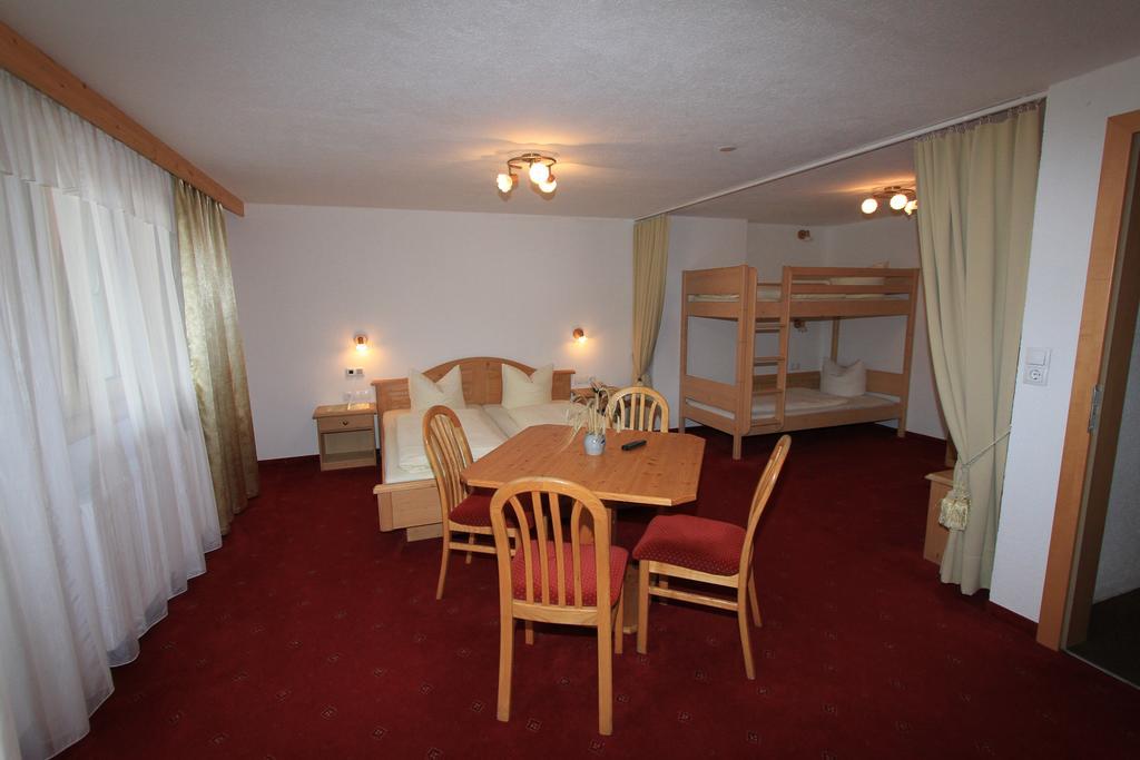 Hotel Restaurant Thurner Zams Chambre photo